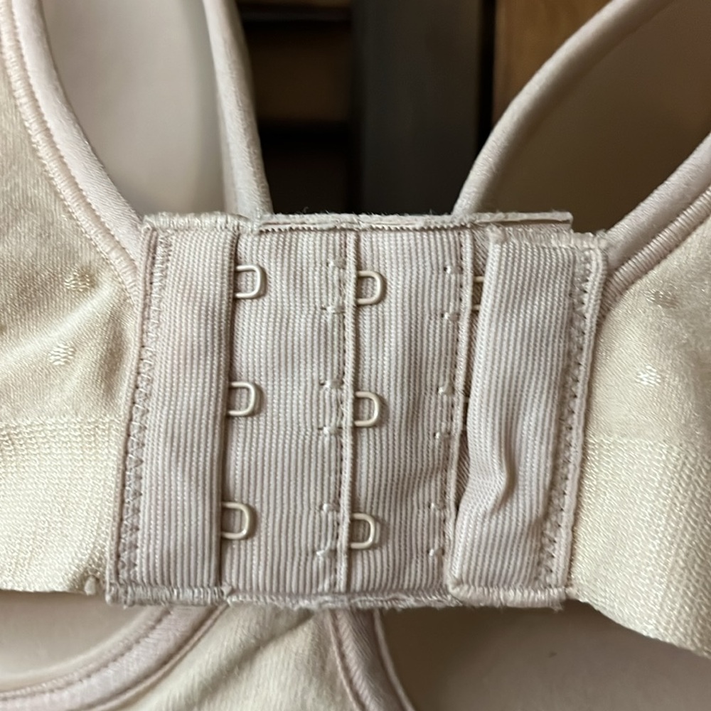 Bali Women's Cream Comfort Bra - Picture 3 of 5